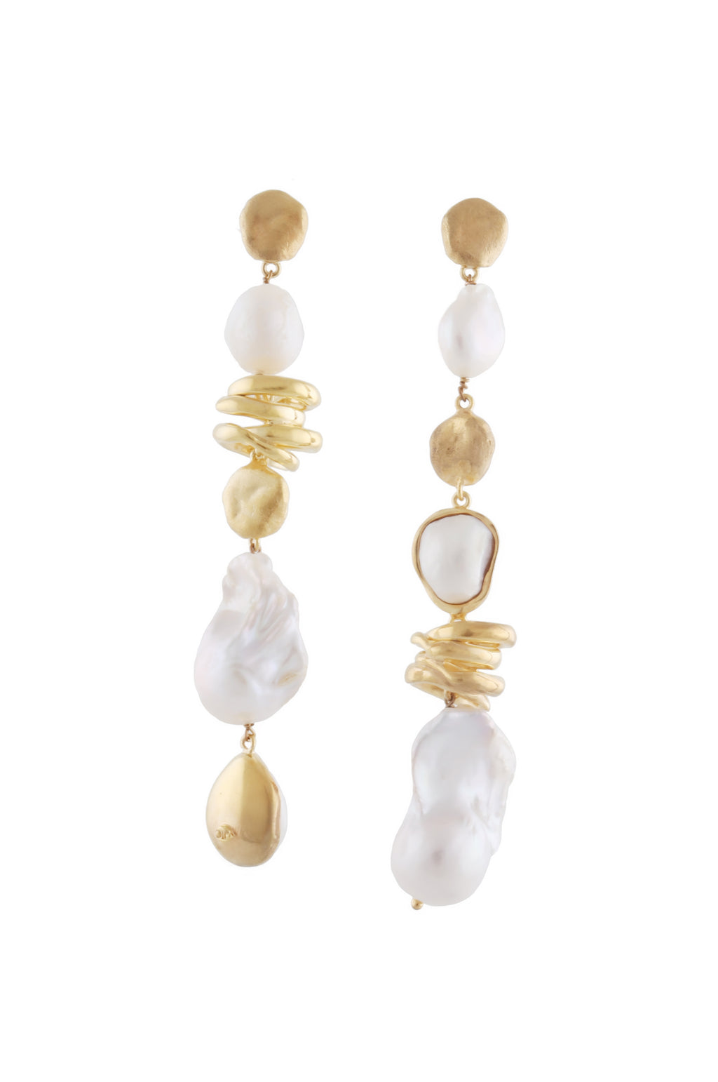 MISMATCHED PEARL DANGLING EARRINGS