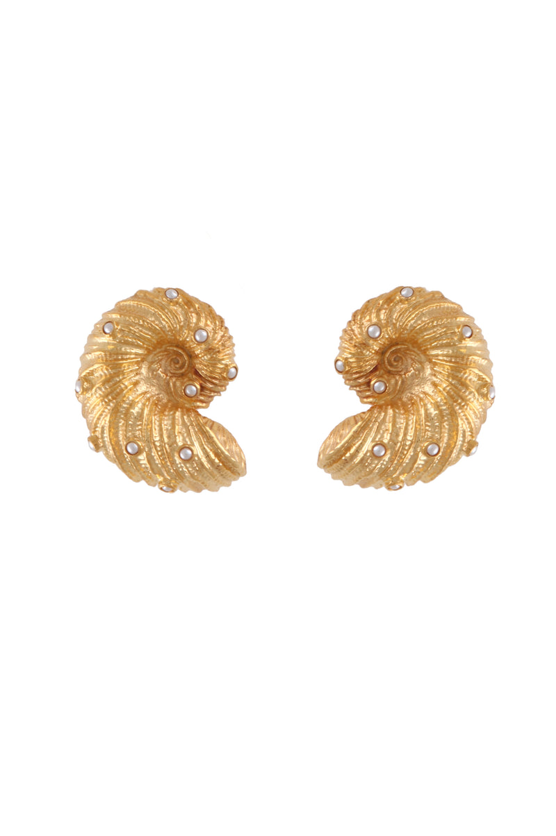 SEASHELL STUD EARRINGS WITH MINI PEARLS
