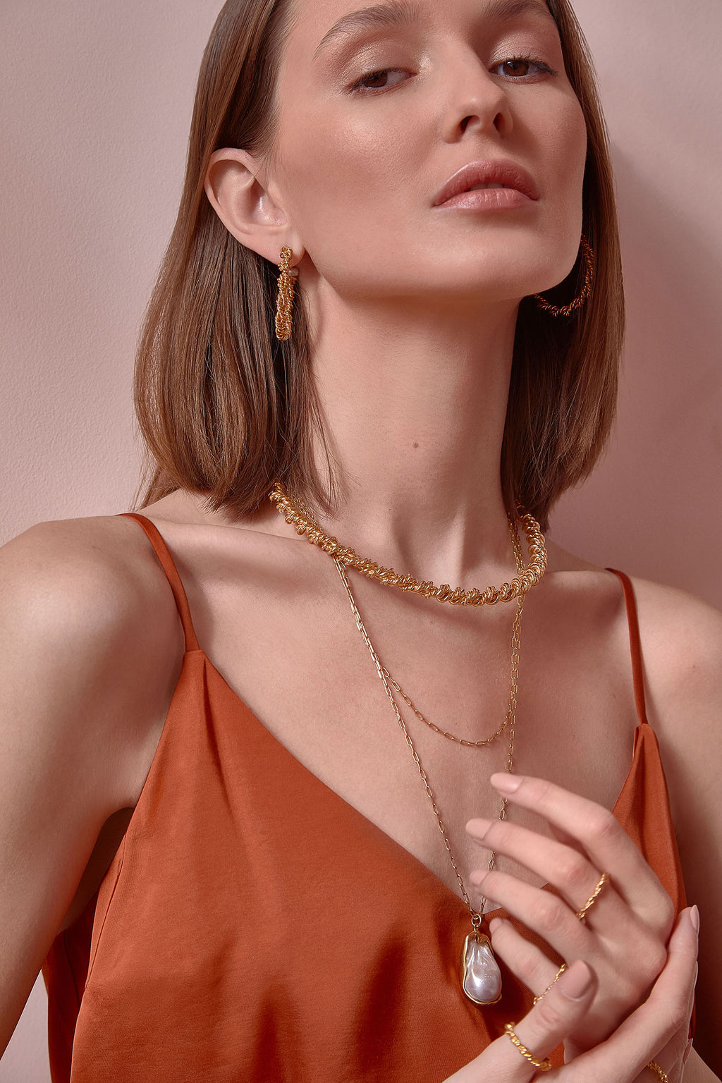 TWISTED CHAIN PEARL PENDANT